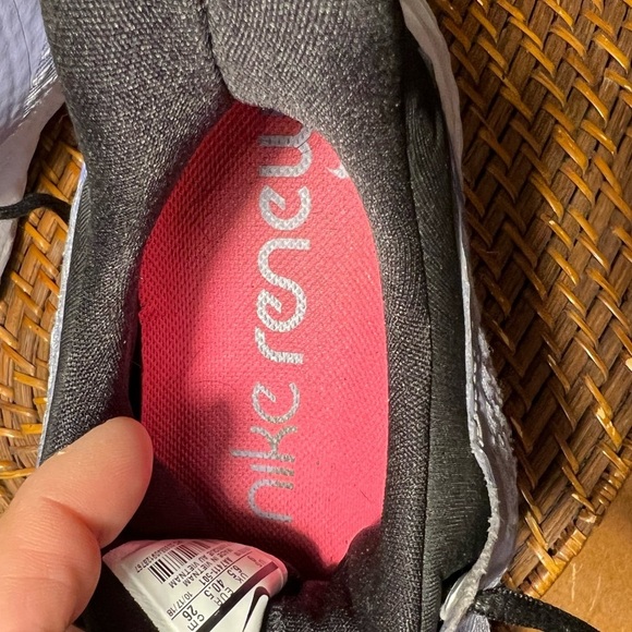 Nike Renew Rival  Lilac color Size 9 - Picture 6 of 7